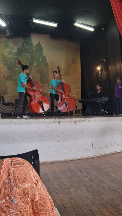 Academia Jovens Músicos